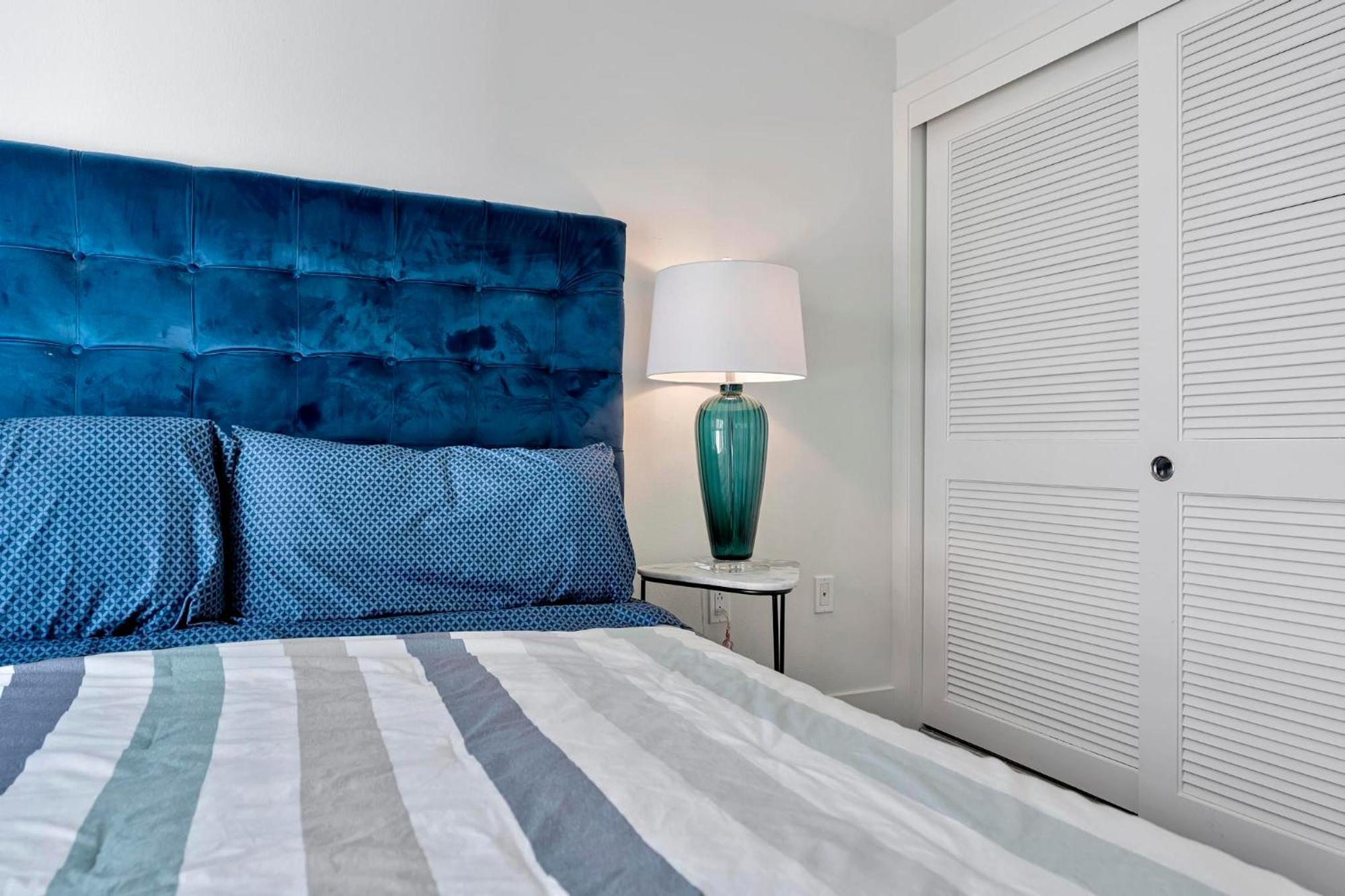 7 Large Down Town Santa Monica Apartment Лос-Анджелес Экстерьер фото